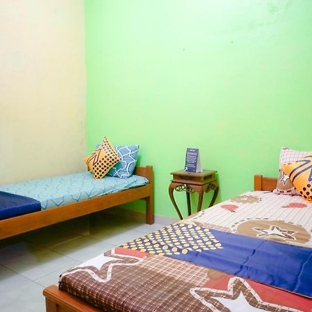 Oyo 2440 Wallet Family Residence Syariah Lumajang Zewnętrze zdjęcie