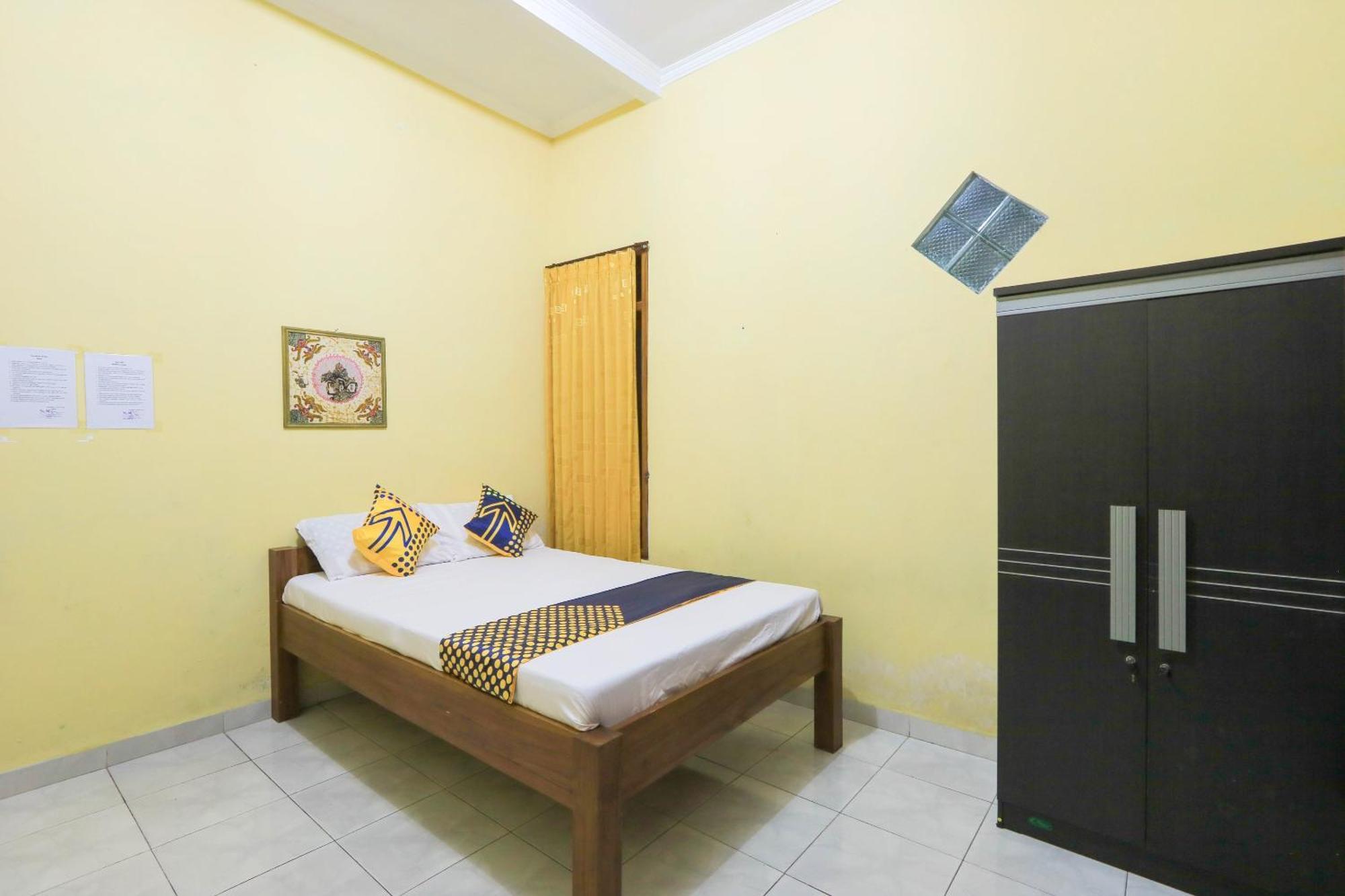 Oyo 2440 Wallet Family Residence Syariah Lumajang Zewnętrze zdjęcie