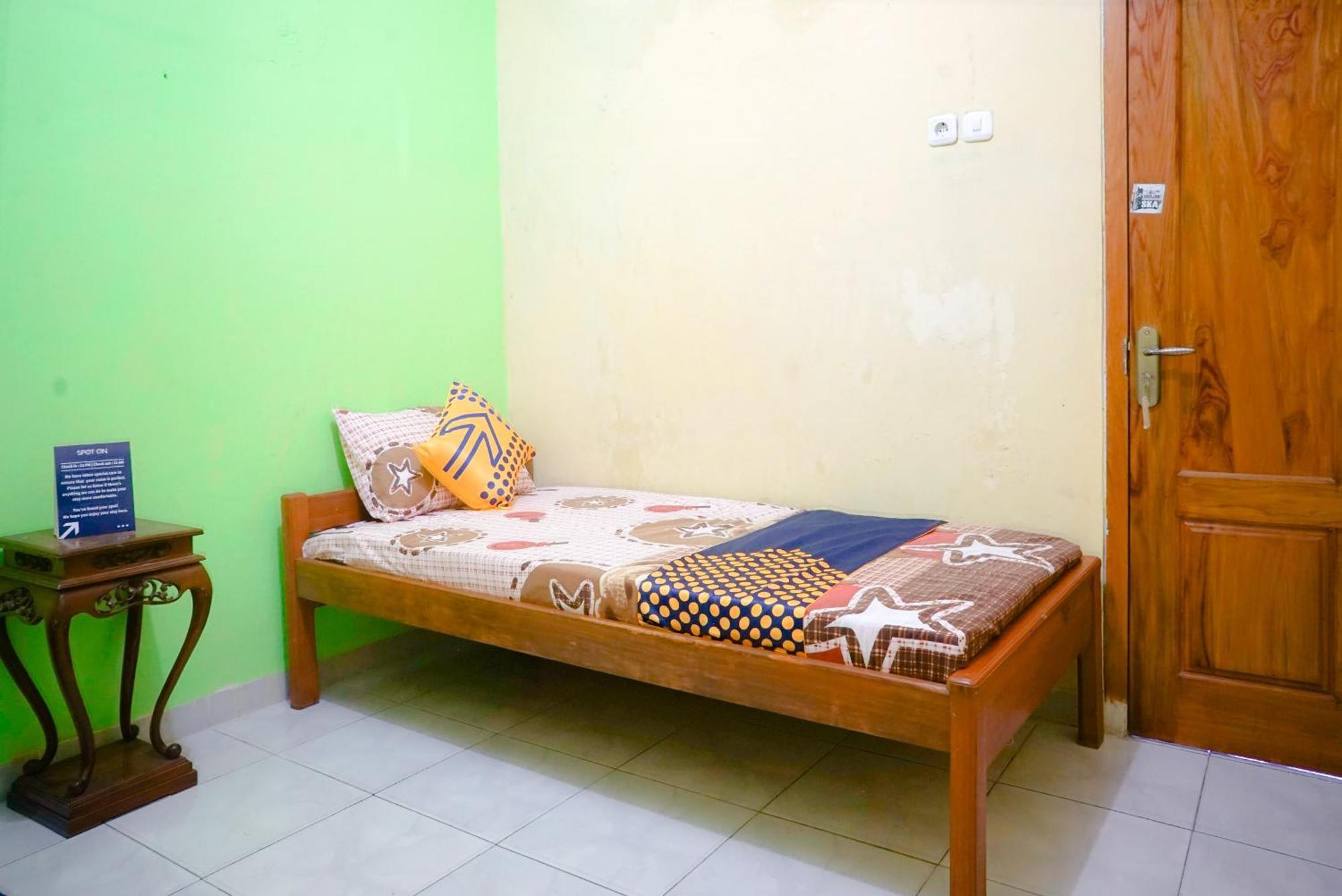 Oyo 2440 Wallet Family Residence Syariah Lumajang Zewnętrze zdjęcie