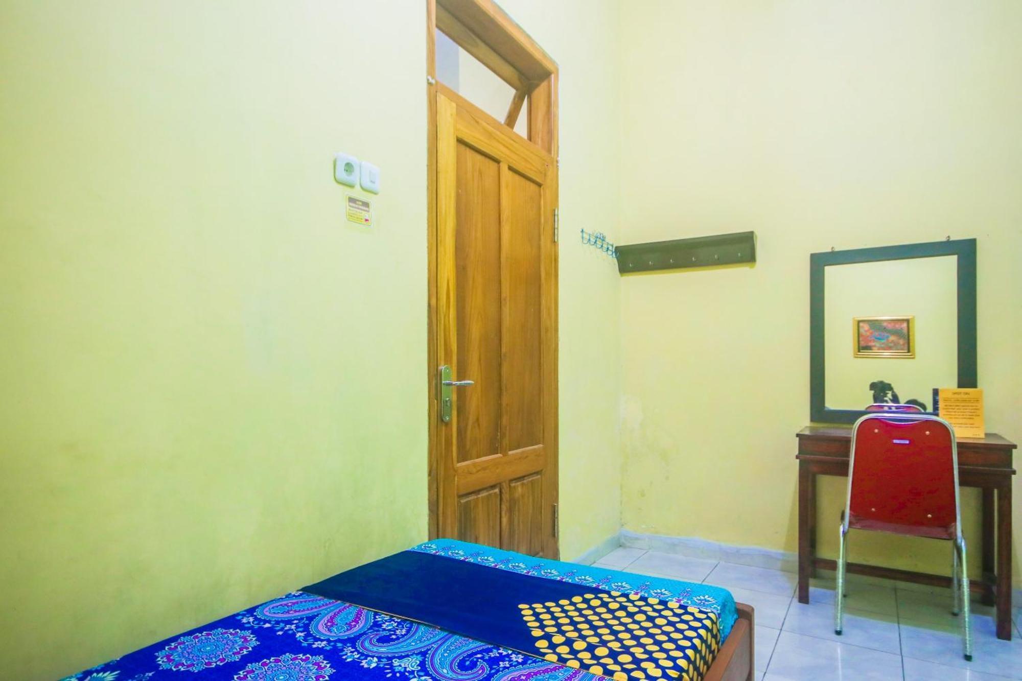 Oyo 2440 Wallet Family Residence Syariah Lumajang Zewnętrze zdjęcie